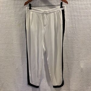 New Banana republic white pants w/black panels. 6